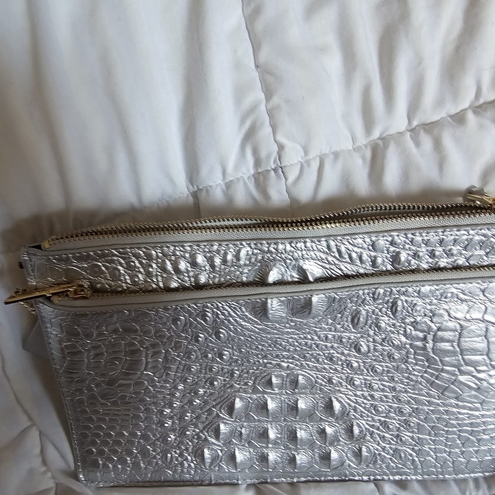 Silver Tote&Carry Crocodile Clutch - Picture 5 of 6
